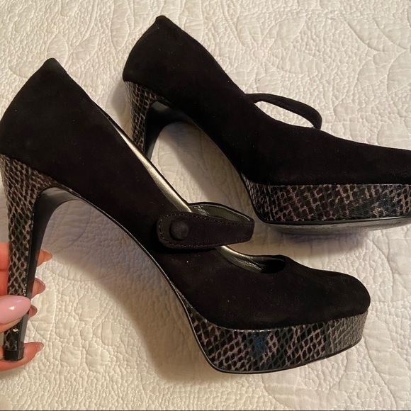 AUDREY BROOKE PUMPS, Size 6.5 - Picture 4 of 13